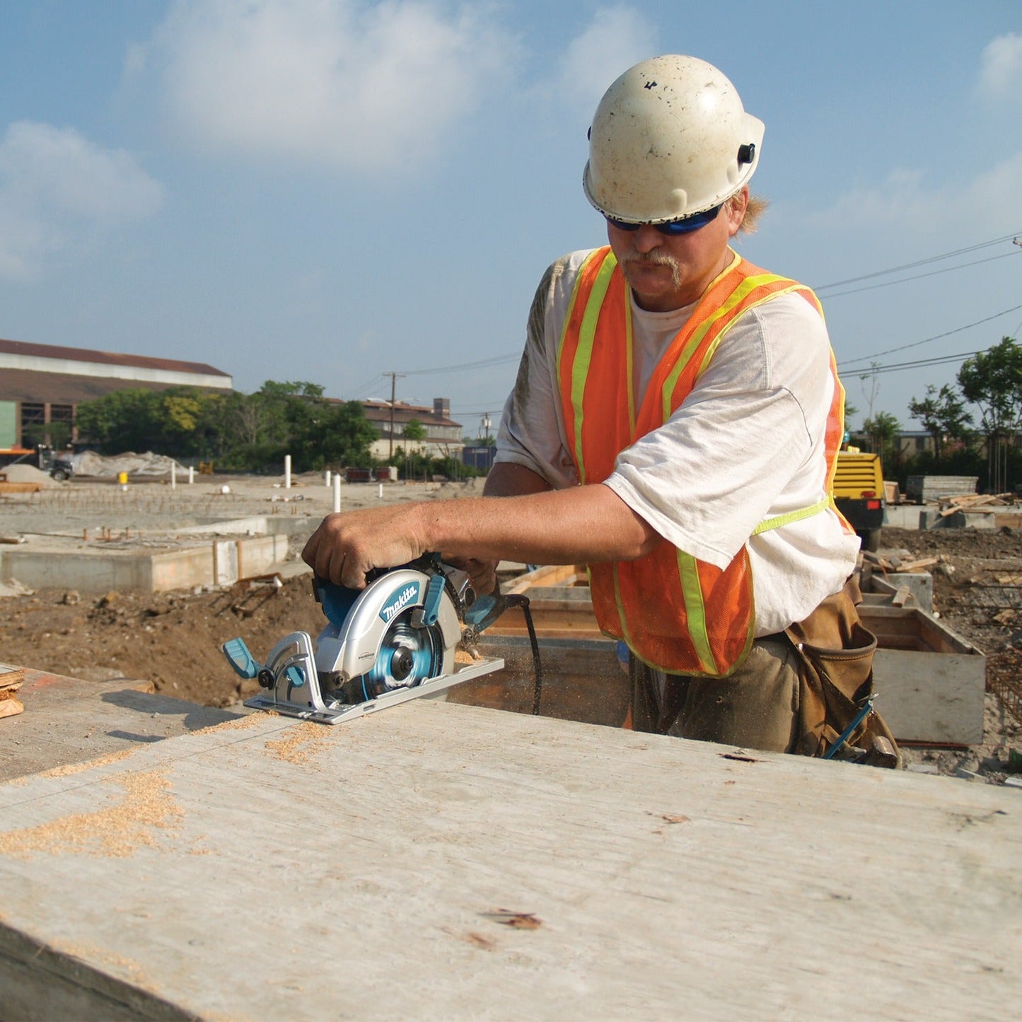 Makita 5377MG 7‘1/4" Magnesium Hypoid Saw