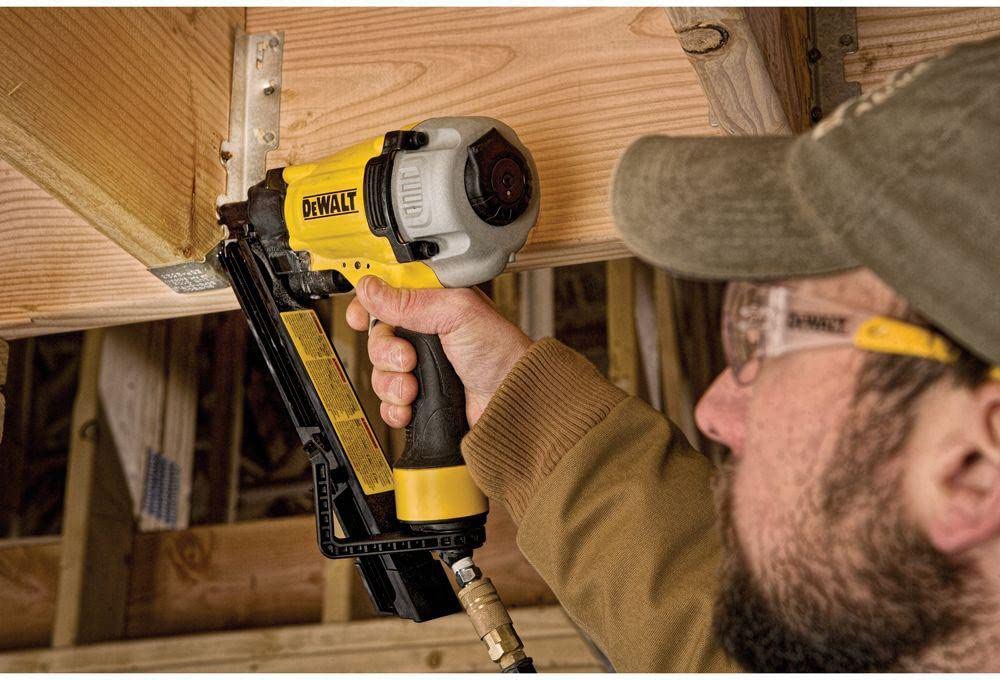 Dewalt DWMC150 Metal Connector Nailer