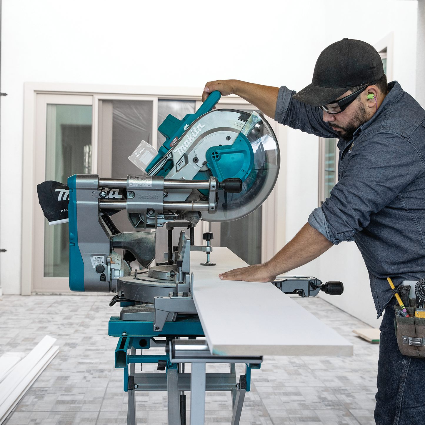 Makita GSL04Z 40V max XGT® Brushless Cordless 12" Dual‘Bevel Sliding Compound Miter Saw, AWS® Capable, Tool Only
