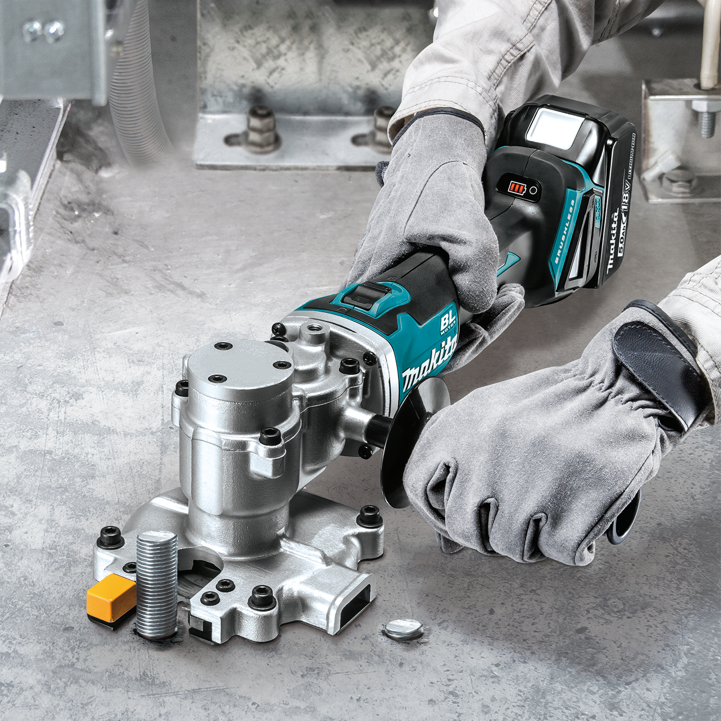 Makita XCS06T1 18V LXT® Lithium‘Ion Brushless Cordless Steel Rod Flush‘Cutter Kit (5.0Ah)