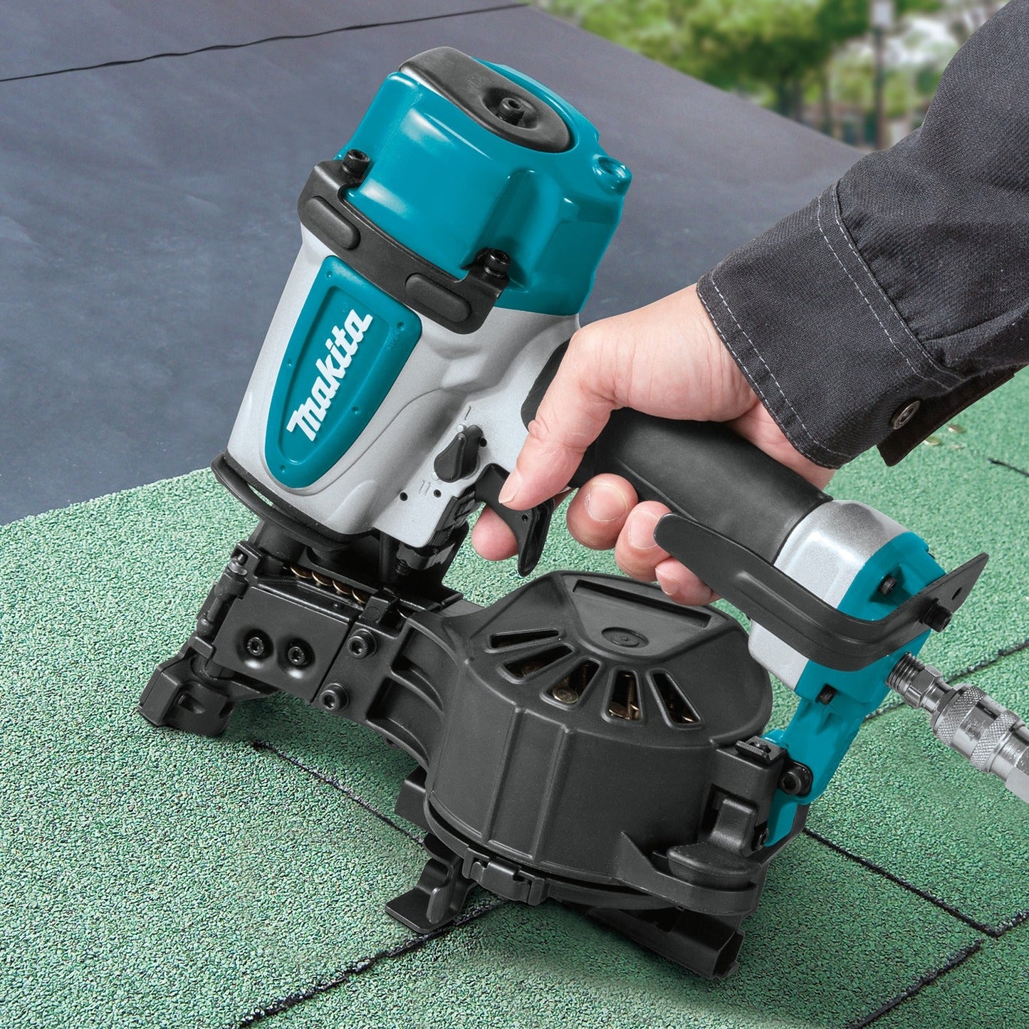 Makita AN454 1‘3/4" Coil Roofing Nailer