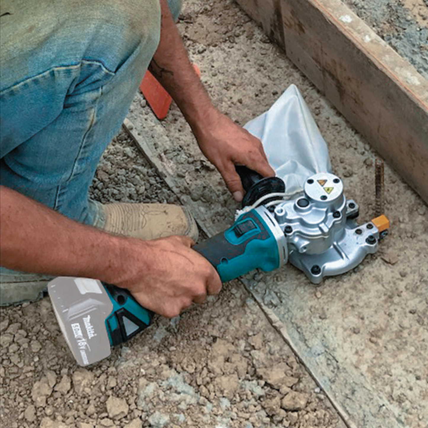 Makita XCS06ZK 18V LXT® Lithium‘Ion Brushless Cordless Steel Rod Flush‘Cutter, Tool Only