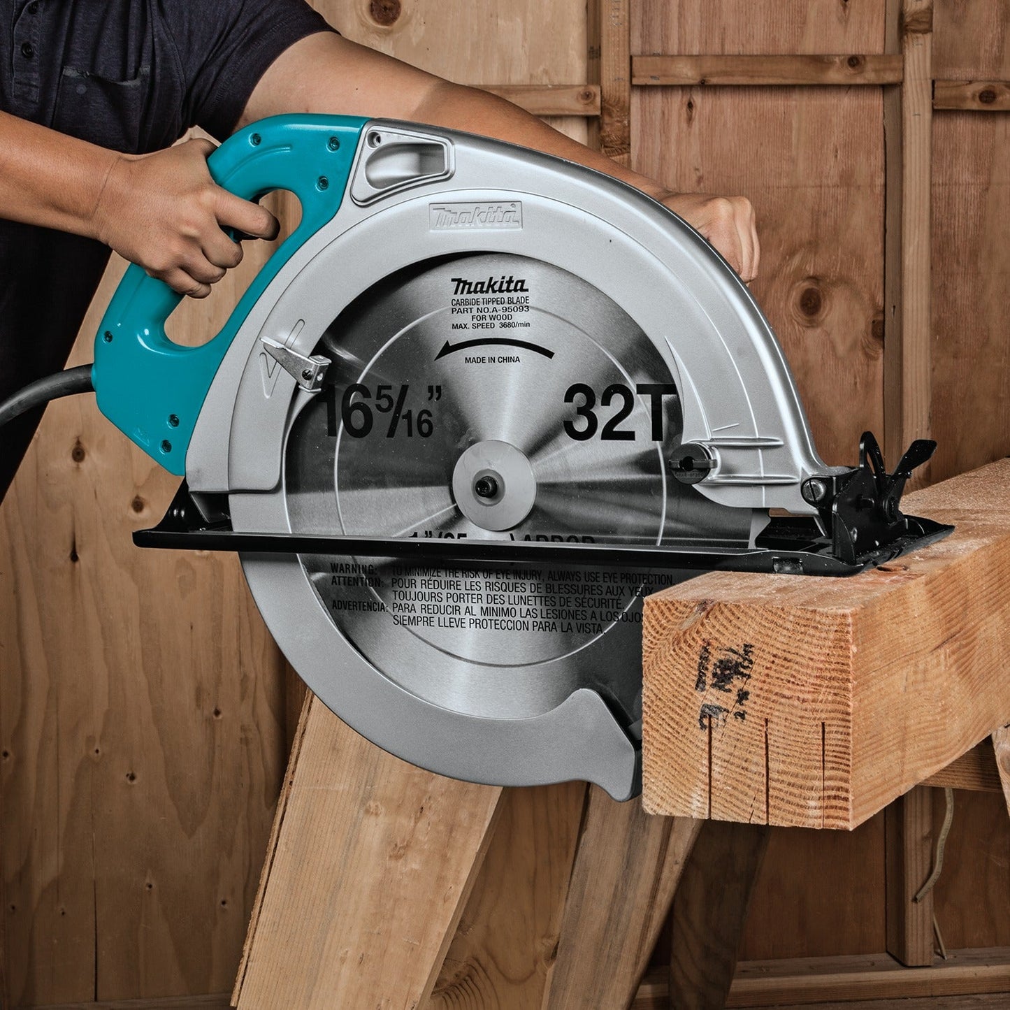 Makita 5402NA 16‘5/16" Circular Saw