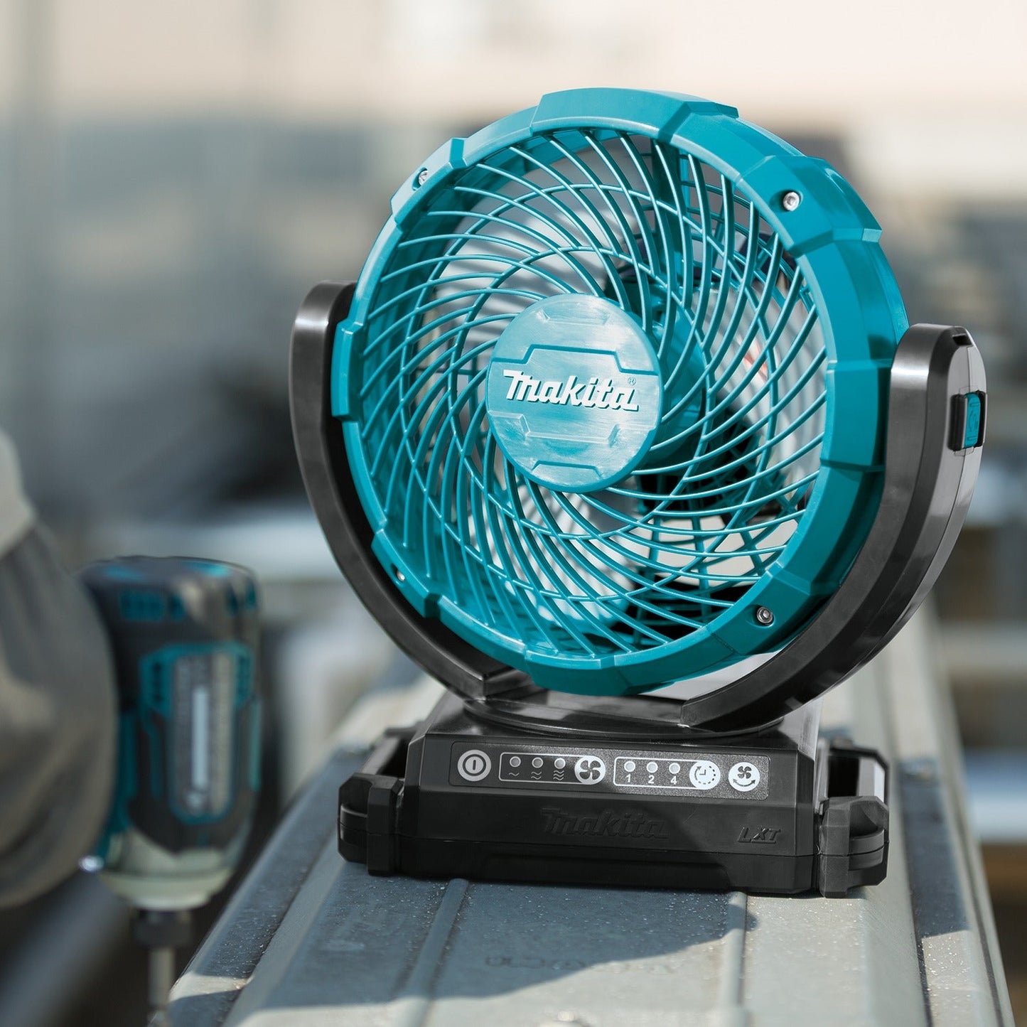 Makita DCF102Z 18V LXT® Lithium‘Ion Cordless 7‘1/8" Fan, Tool Only