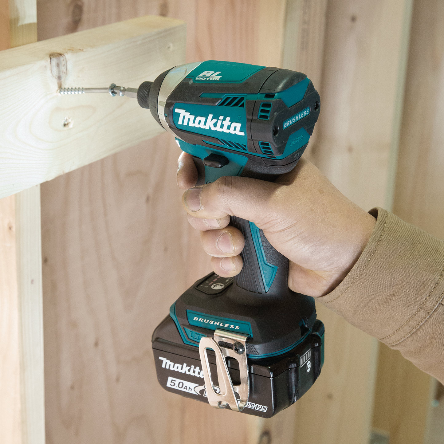 Makita XDT14T 18V LXT® Lithium‘Ion Brushless Cordless Quick‘Shift Mode, 3‘Speed Impact Driver Kit (5.0Ah)