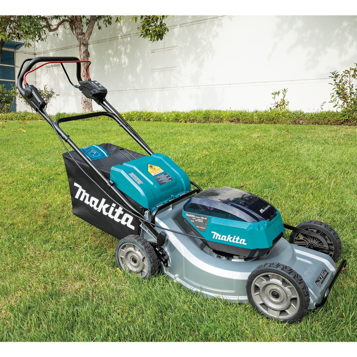 Makita XML09PT1 36V (18V X2) LXT® Brushless 21" Self‘Propelled Commercial Lawn Mower Kit with 4 Batteries (5.0Ah)