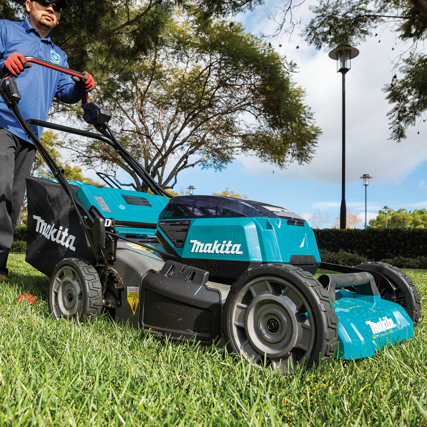 Makita XML07Z 36V (18V X2) LXT® Brushless 21" Commercial Lawn Mower, Tool Only