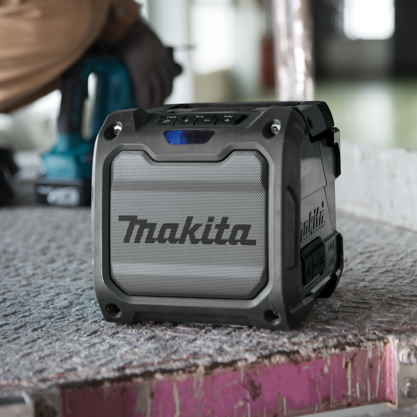 Makita XRM08B 18V LXT® / 12V max CXT® Lithium‘Ion Cordless/Corded Bluetooth® Job Site Speaker, Tool Only