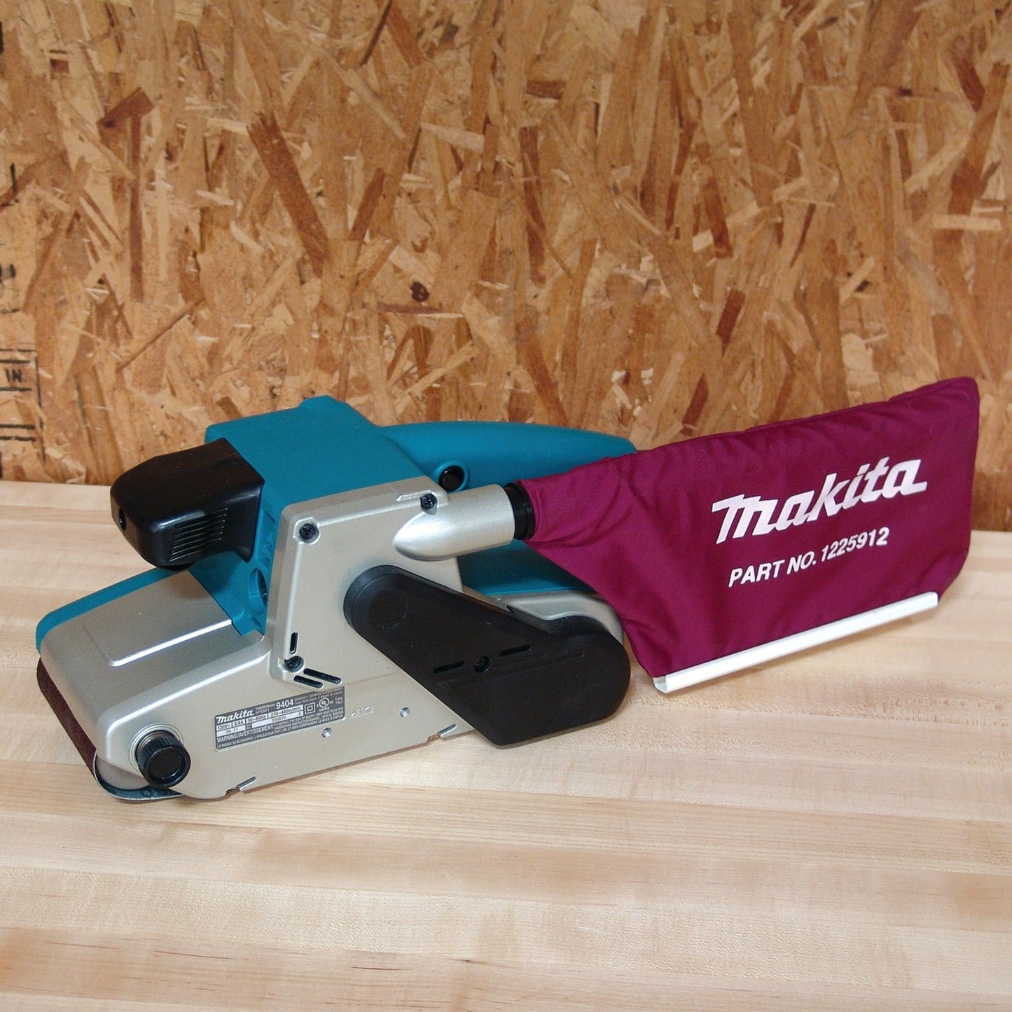 Makita 9404 4" x 24" Belt Sander, with Variable Speed