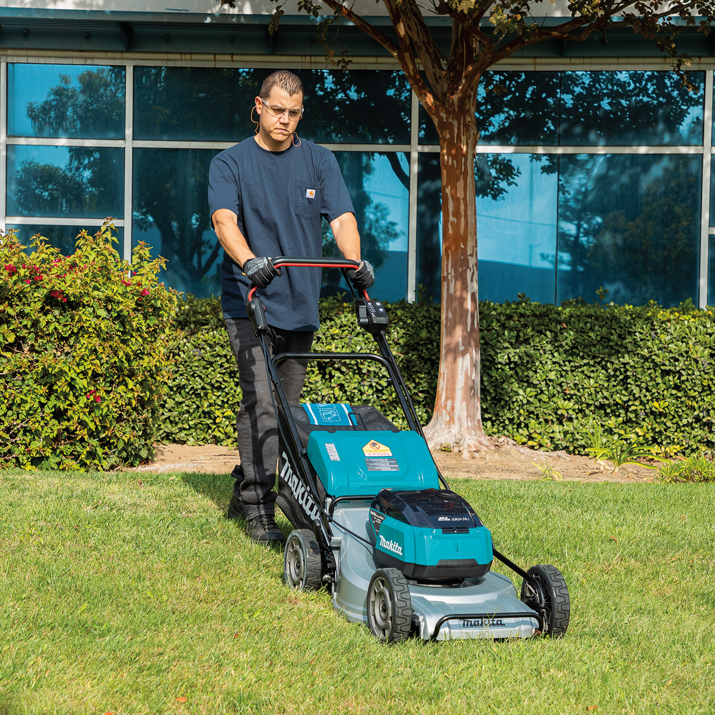 Makita XML09Z 36V (18V X2) LXT® Brushless 21" Self‘Propelled Commercial Lawn Mower, Tool Only