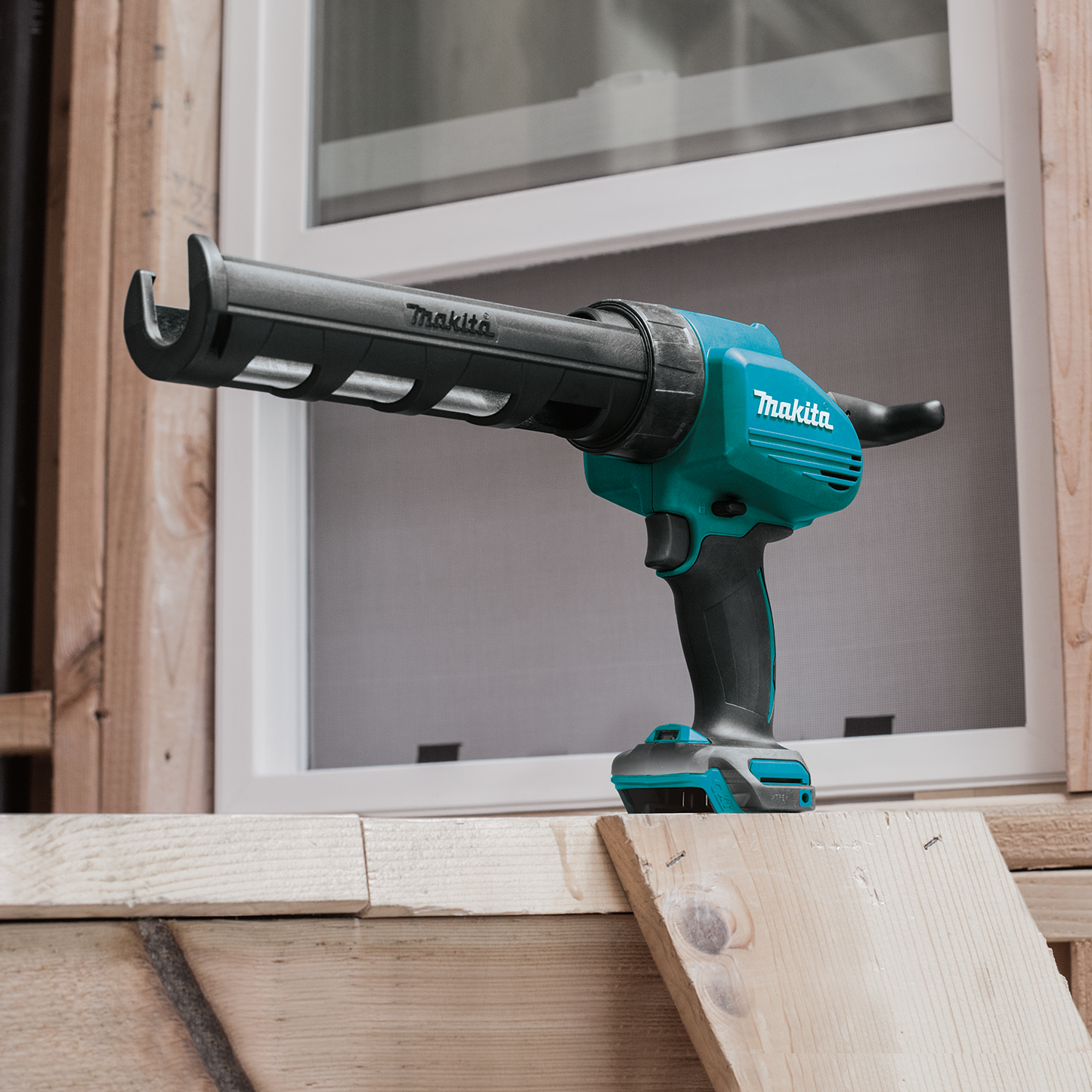 Makita GC01ZA 12V max CXT® Lithium‘Ion Cordless 10 oz. Caulk and Adhesive Gun, Tool Only