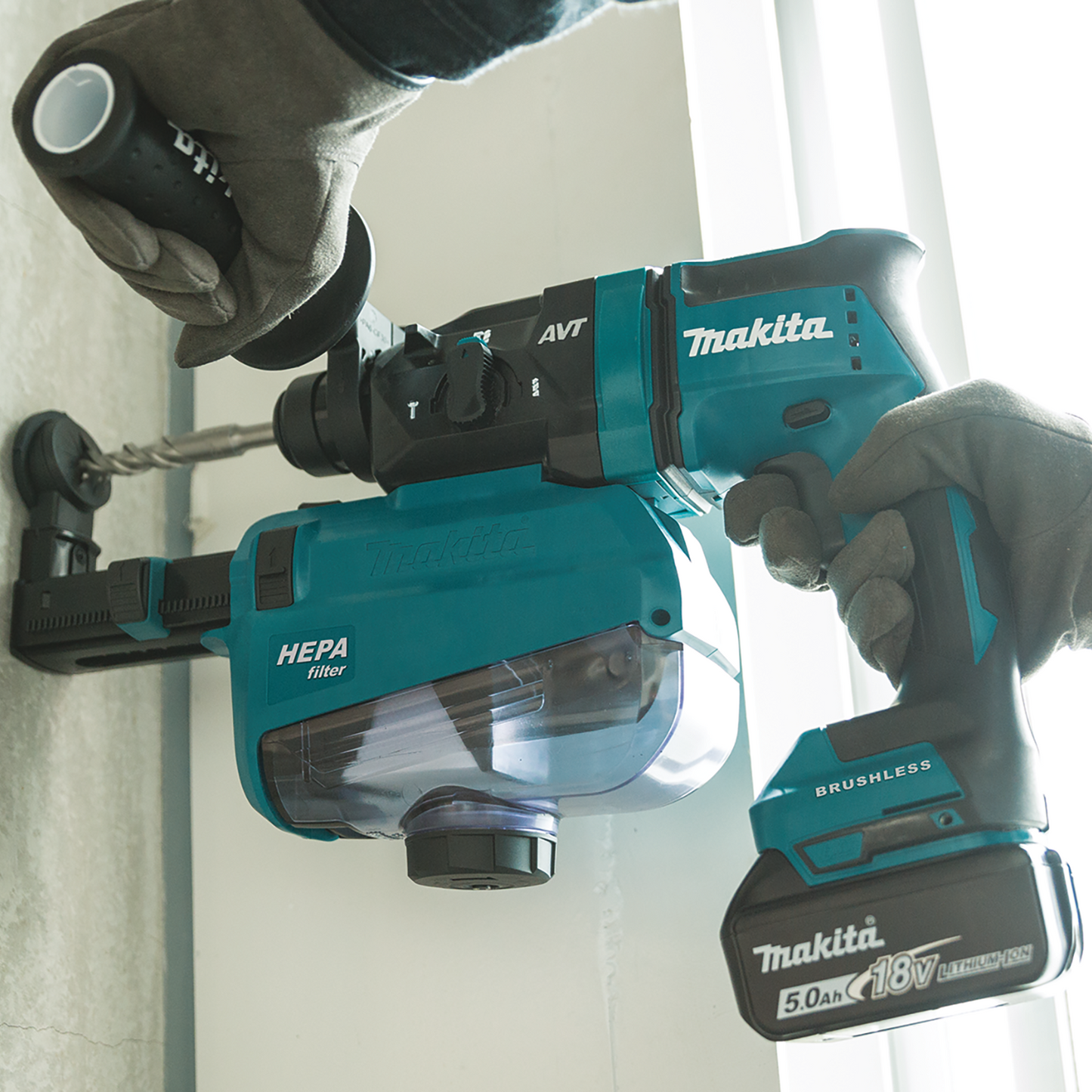 Makita XRH12TW 18V LXT® Lithium‘Ion Brushless Cordless 11/16" SDS‘PLUS AVT® Rotary Hammer Kit, w/ HEPA Dust Extractor, AWS® Capable (5.0Ah)