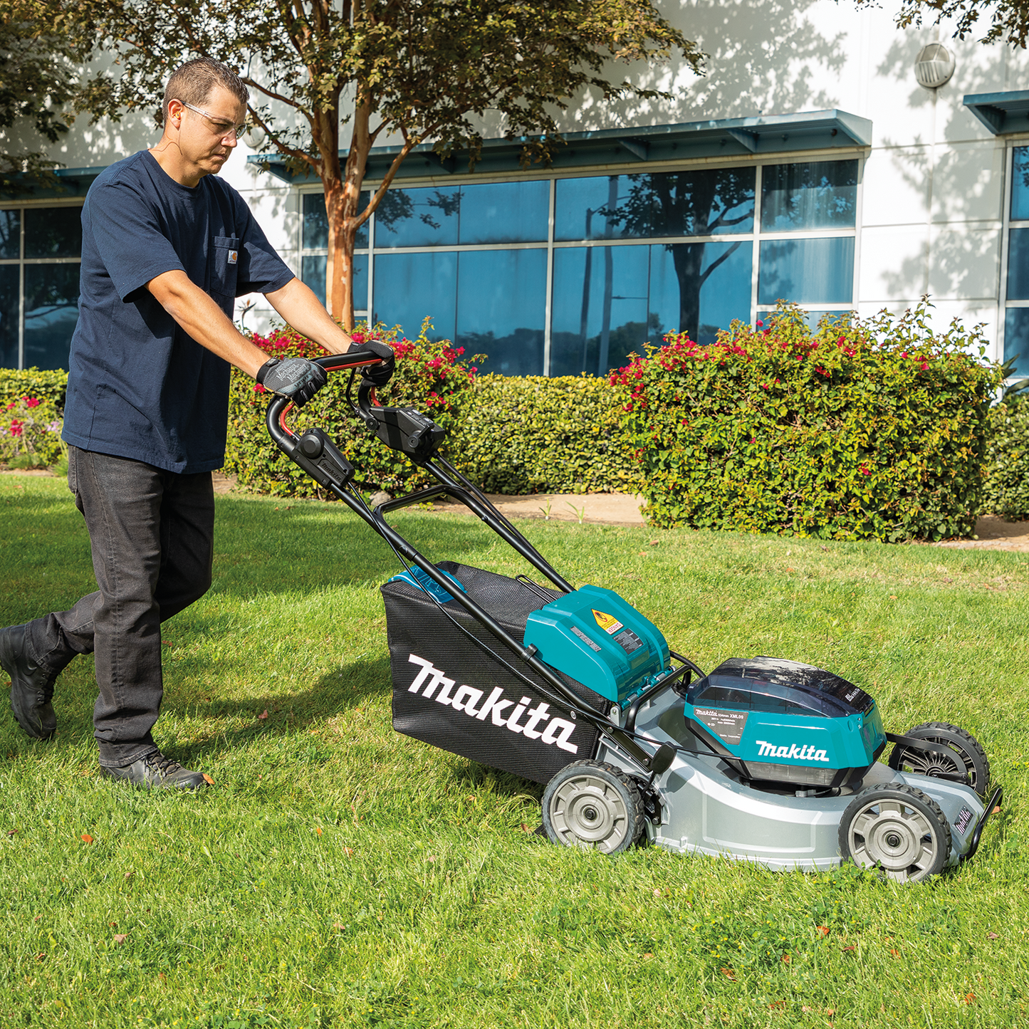 Makita XML09Z 36V (18V X2) LXT® Brushless 21" Self‘Propelled Commercial Lawn Mower, Tool Only