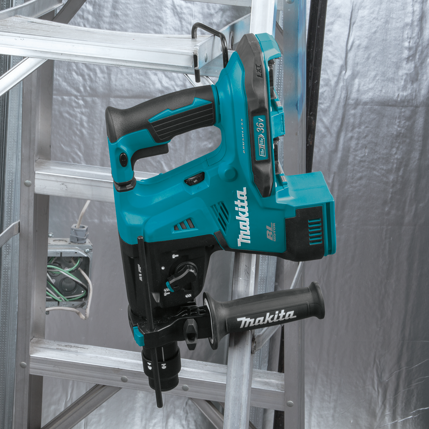 Makita XRH11Z 36V (18V X2) LXT® Brushless 1‘1/8" SDS‘PLUS AVT® Rotary Hammer, AFT®, AWS® Capable, Tool Only