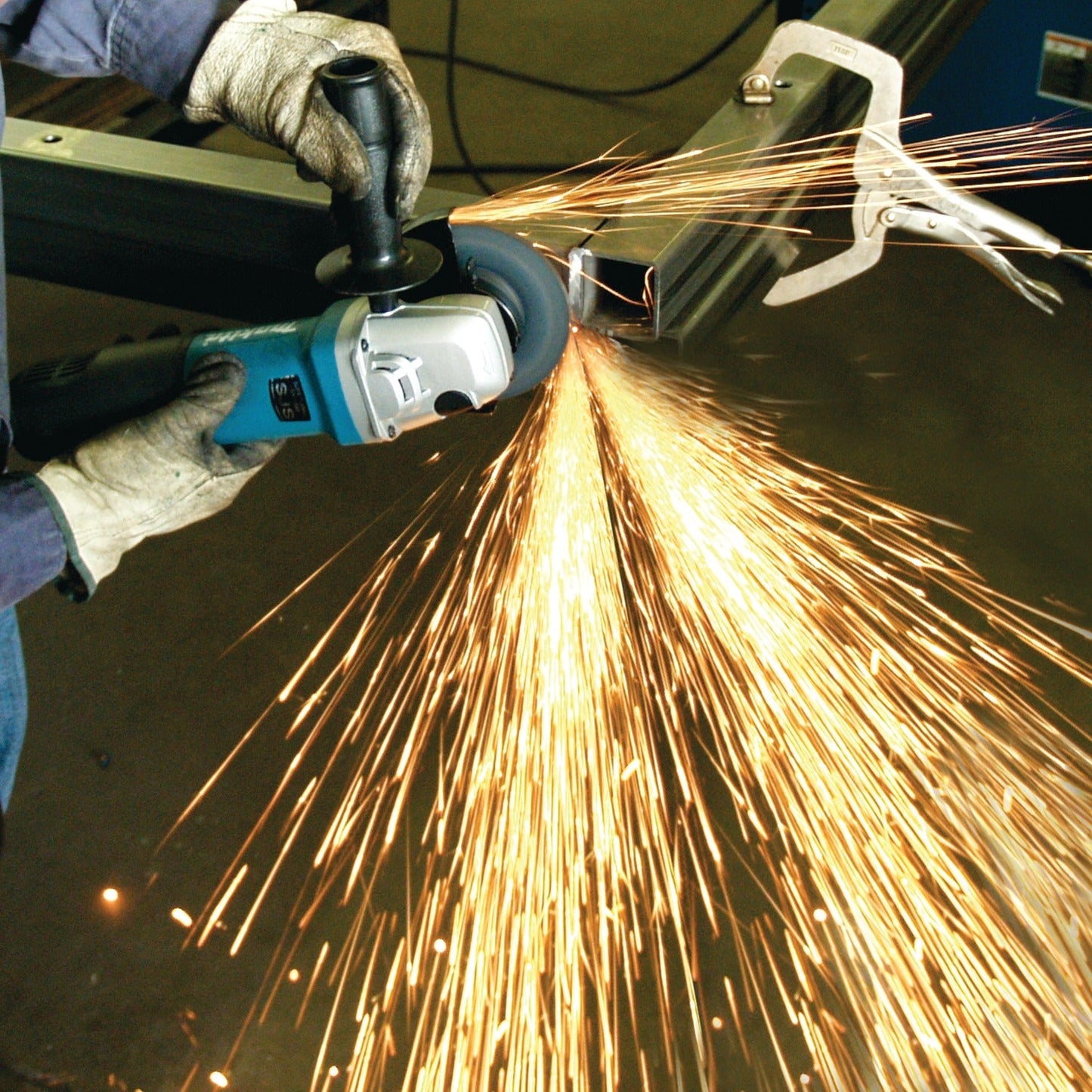 Makita 9565PC 5" SJS, High‘Power Paddle Switch Angle Grinder