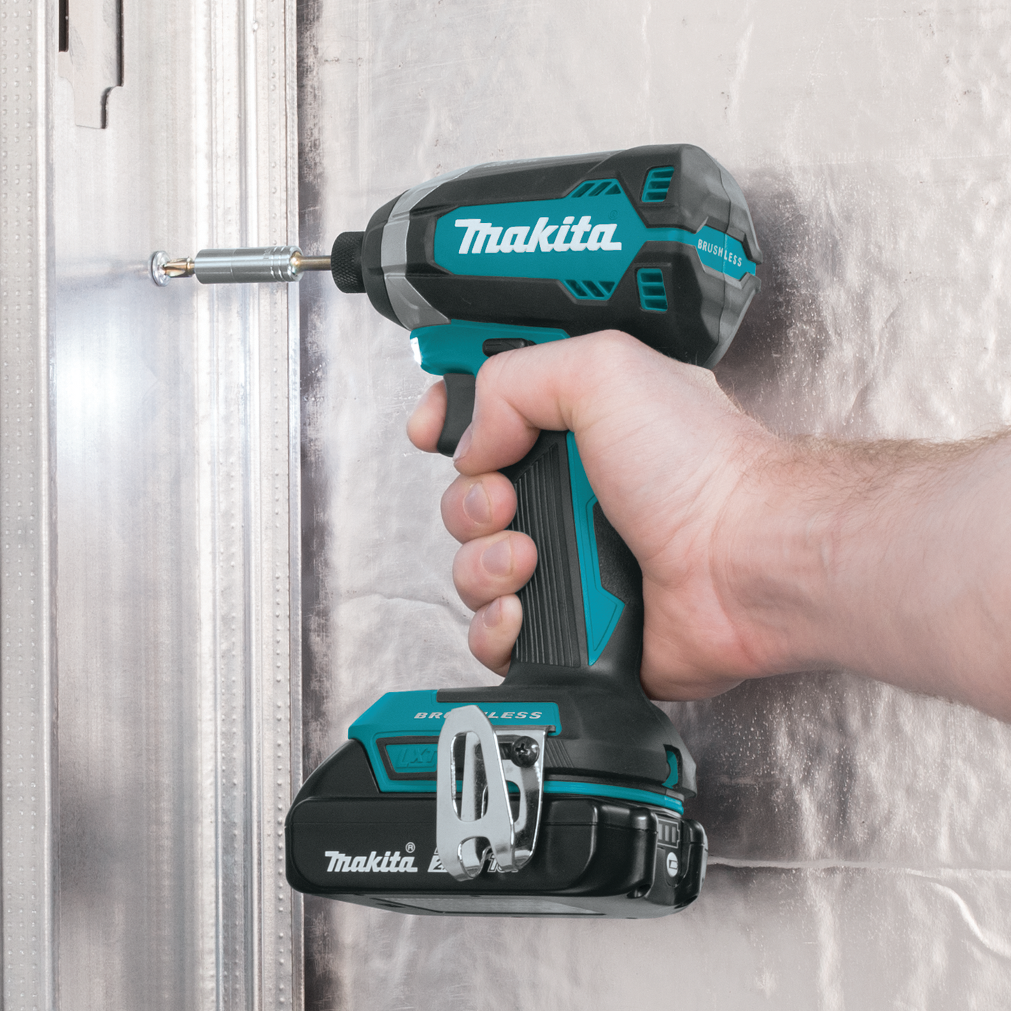 Makita XDT13R 18V LXT® Lithium‘Ion Compact Brushless Cordless Impact Driver Kit (2.0Ah)