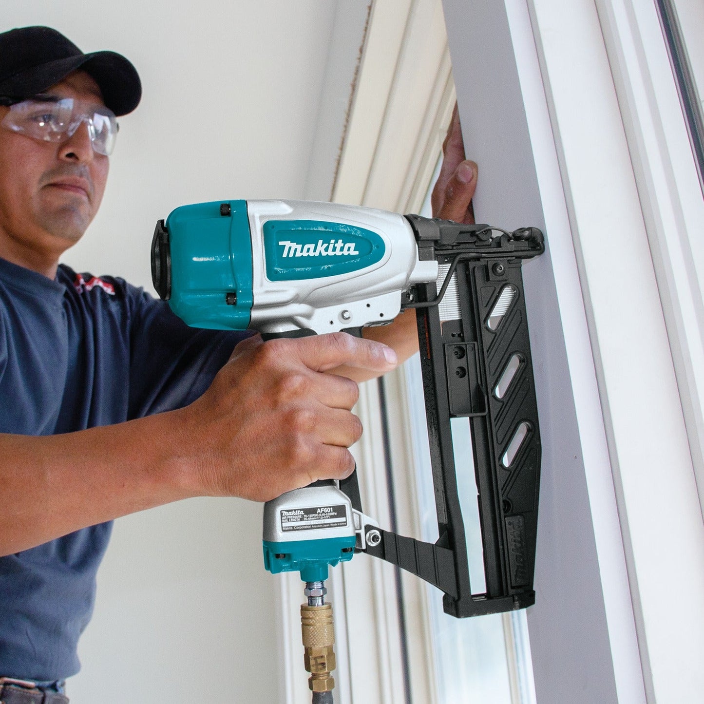 Makita AF601 16 Gauge, 2‘1/2" Straight Finish Nailer