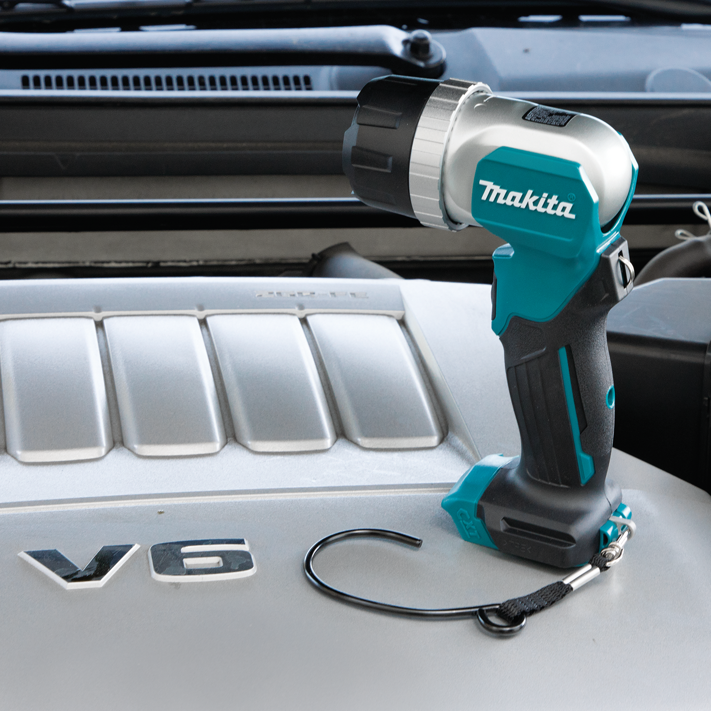 Makita ML106 12V max CXT® Lithium‘Ion Cordless Adjustable Beam L.E.D. Flashlight, Flashlight Only