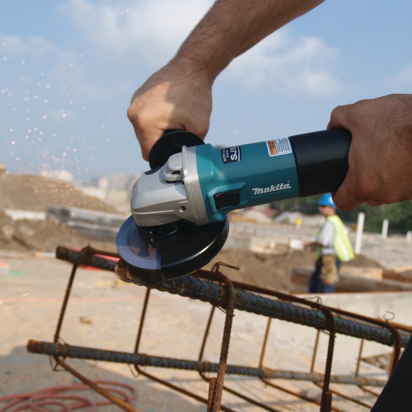 Makita 9564CV 4‘1/2" SJS, High‘Power Angle Grinder