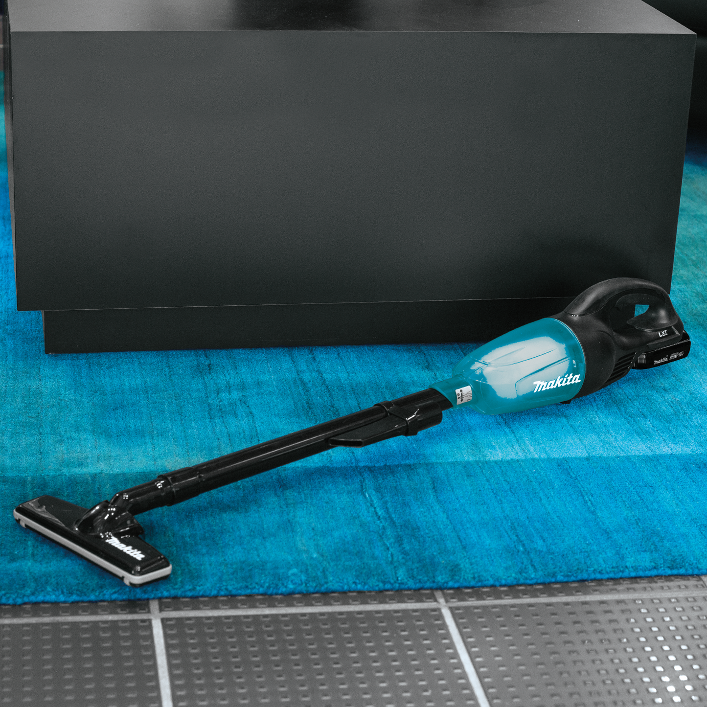 Makita XLC02R1B 18V LXT® Lithium‘Ion Compact Cordless Vacuum Kit (2.0Ah)