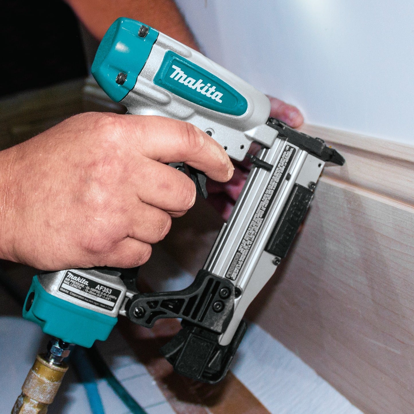 Makita AF353 23 Gauge, 1˜3/8" Pin Nailer