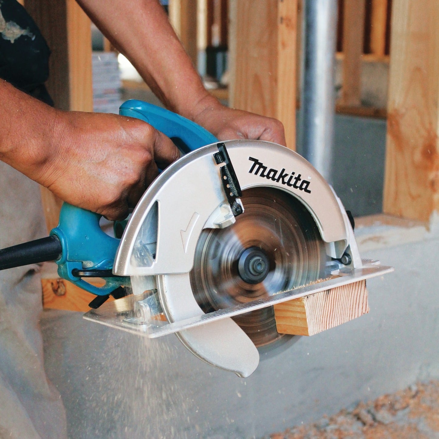 Makita 5007NK 7‘1/4" Circular Saw