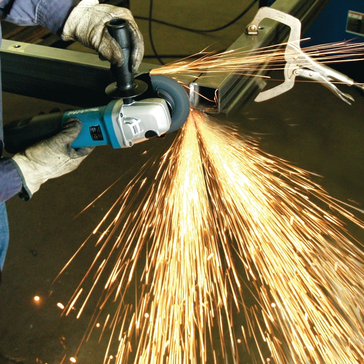 Makita 9564PC 4‘1/2" SJS, High‘Power Paddle Switch Angle Grinder