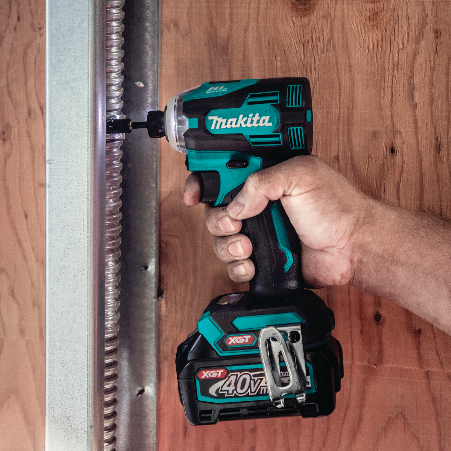 Makita GT200D 40V max XGT® Brushless Cordless 2‘Pc. Combo Kit (2.5Ah)