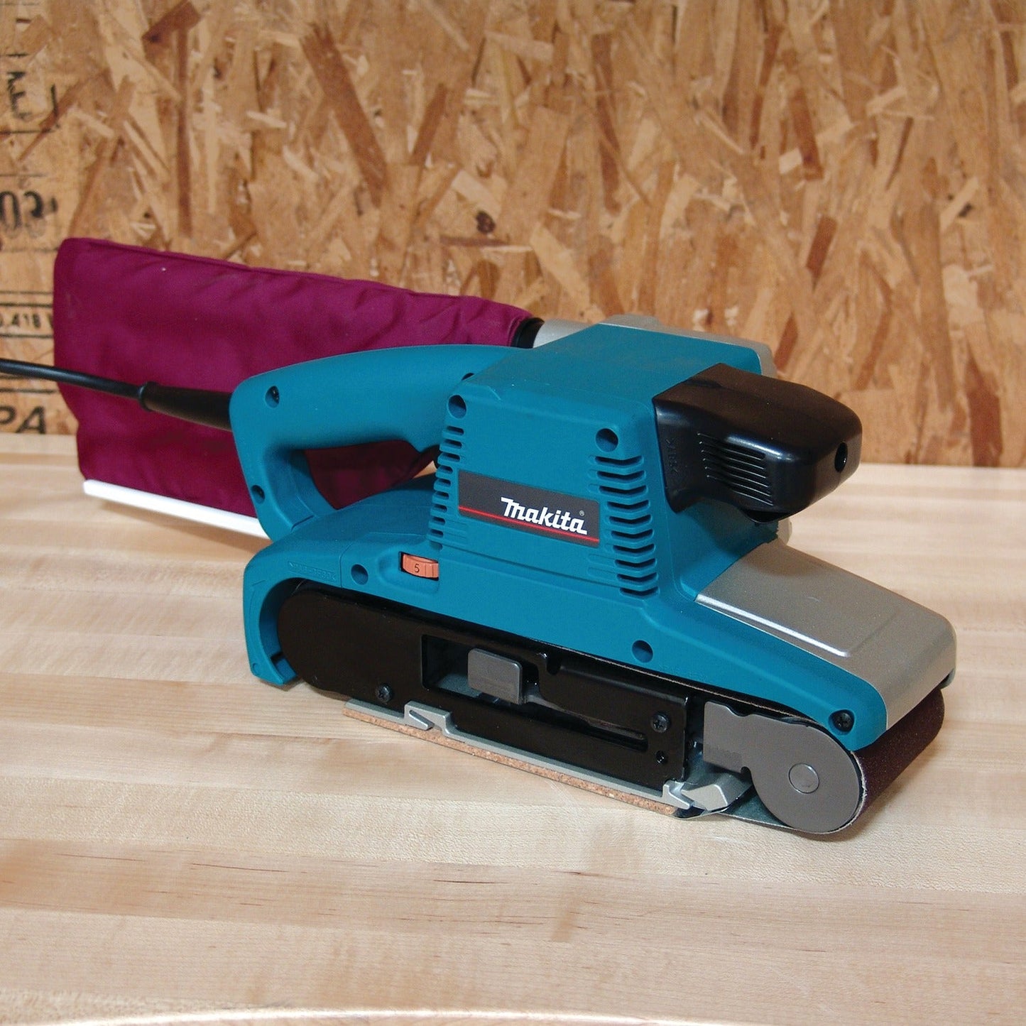 Makita 9920 3" x 24" Belt Sander