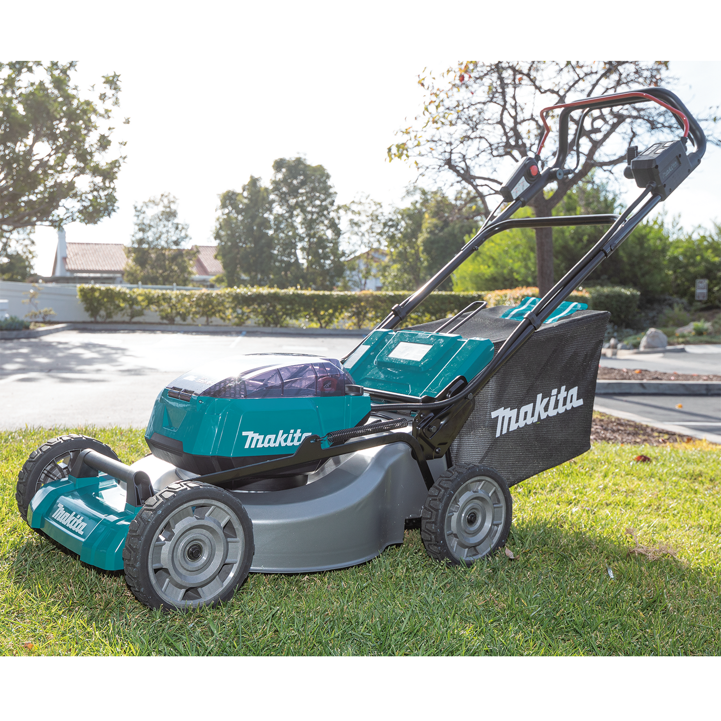 Makita XML08Z 36V (18V X2) LXT® Brushless 21" Self‘Propelled Commercial Lawn Mower, Tool Only