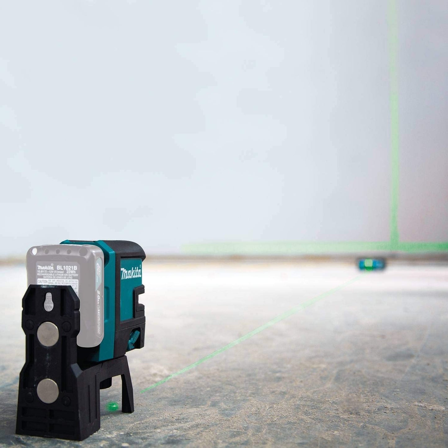 Makita SK106GDZ 12V max CXT® Lithium‘Ion Cordless Self‘Leveling Cross‘Line/4‘Point Green Beam Laser, Tool Only