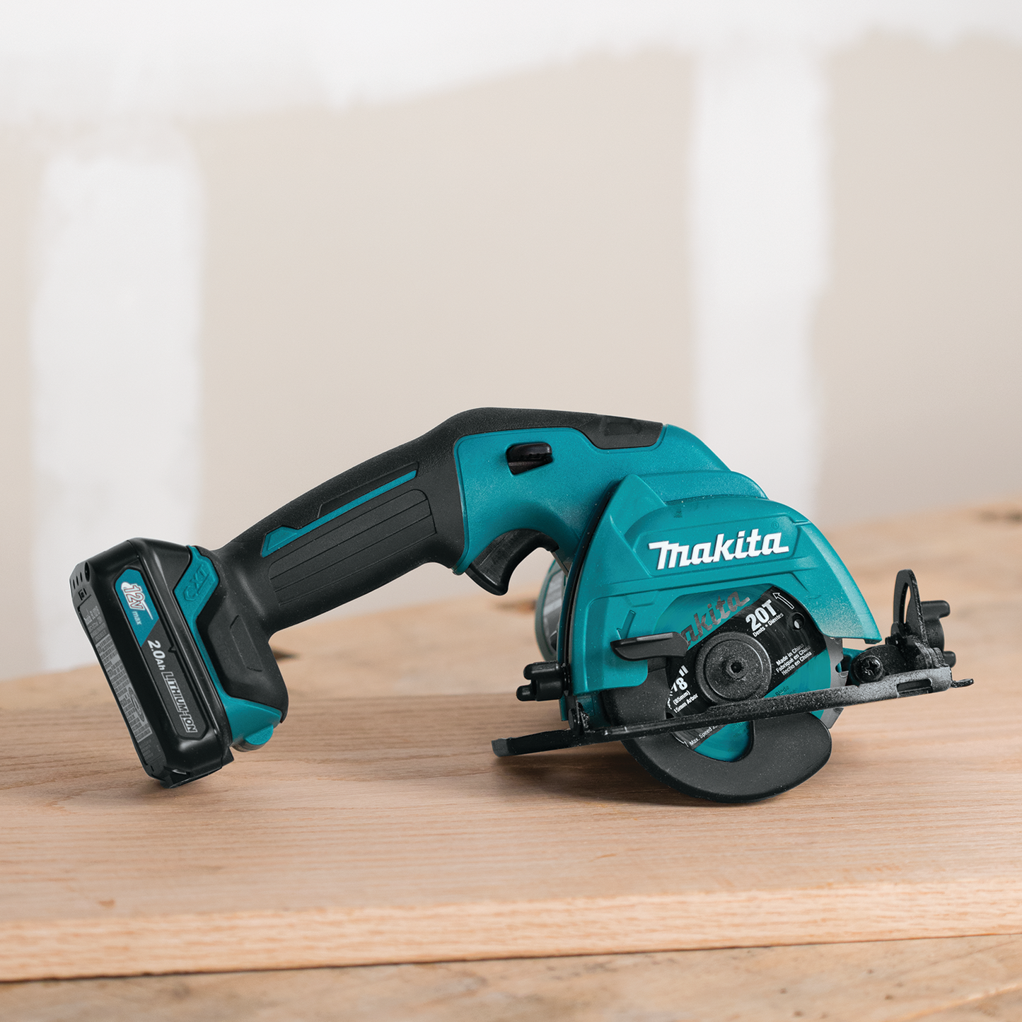 Makita SH02R1 12V max CXT® Lithium‘Ion Cordless 3‘3/8" Circular Saw Kit (2.0Ah)