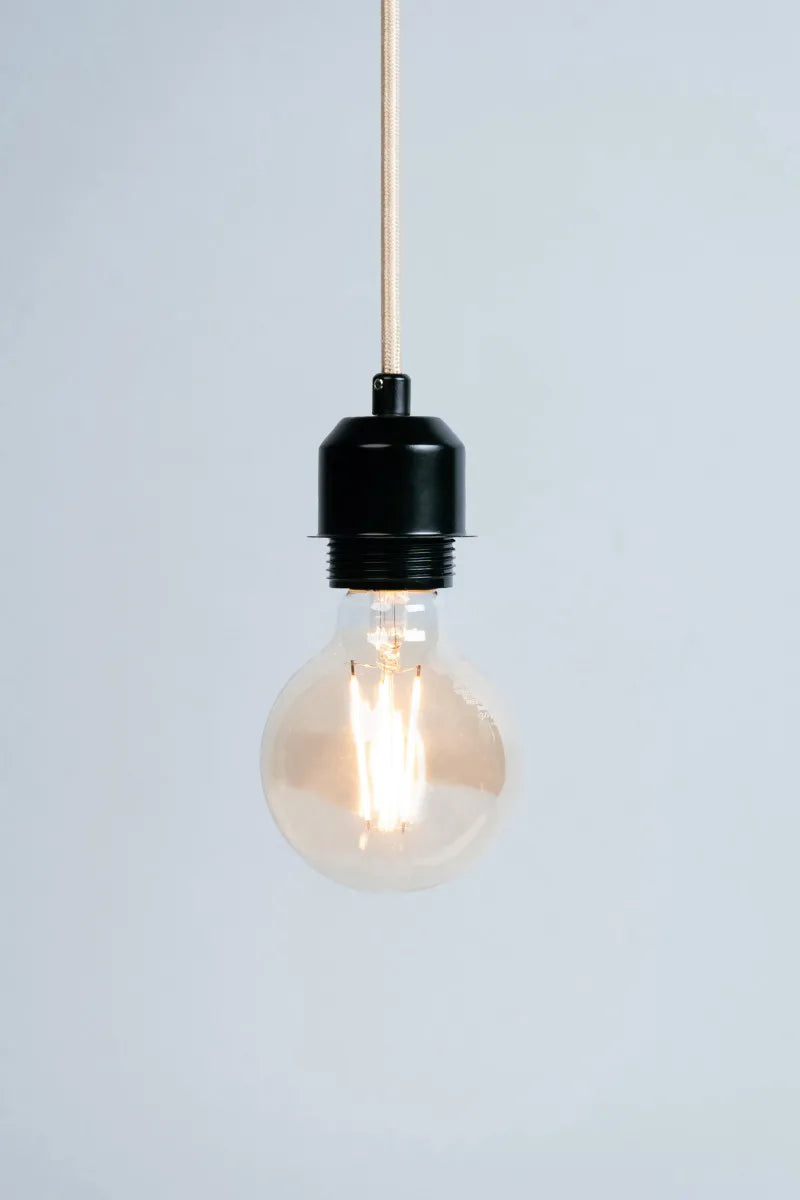 Euri Lighting VG25-3020ea Vintage LED 75-Watt Equivalent G25 Globe Filament Lamp E26 Base Amber Glass Dimmable