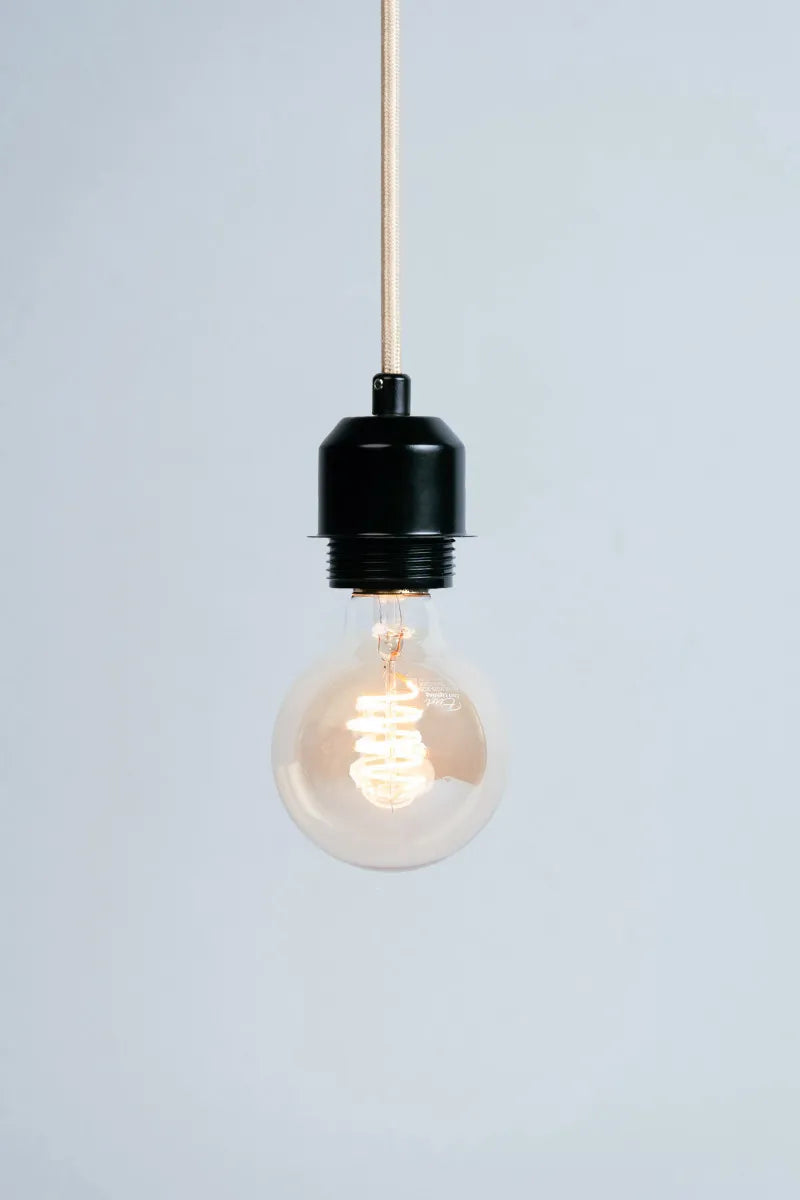 Euri Lighting VG25-3020ad Vintage LED 40-Watt Equivalent G25 Globe Spiral Filament Lamp E26 Base Amber Glass Dimmable