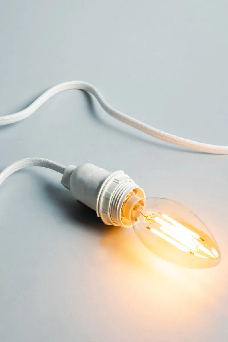 Euri Lighting VB10-3020ea-4 Vintage LED 40-Watt Equivalent B10 Filament Lamp E12 Candelabra Amber Glass Dimmable
