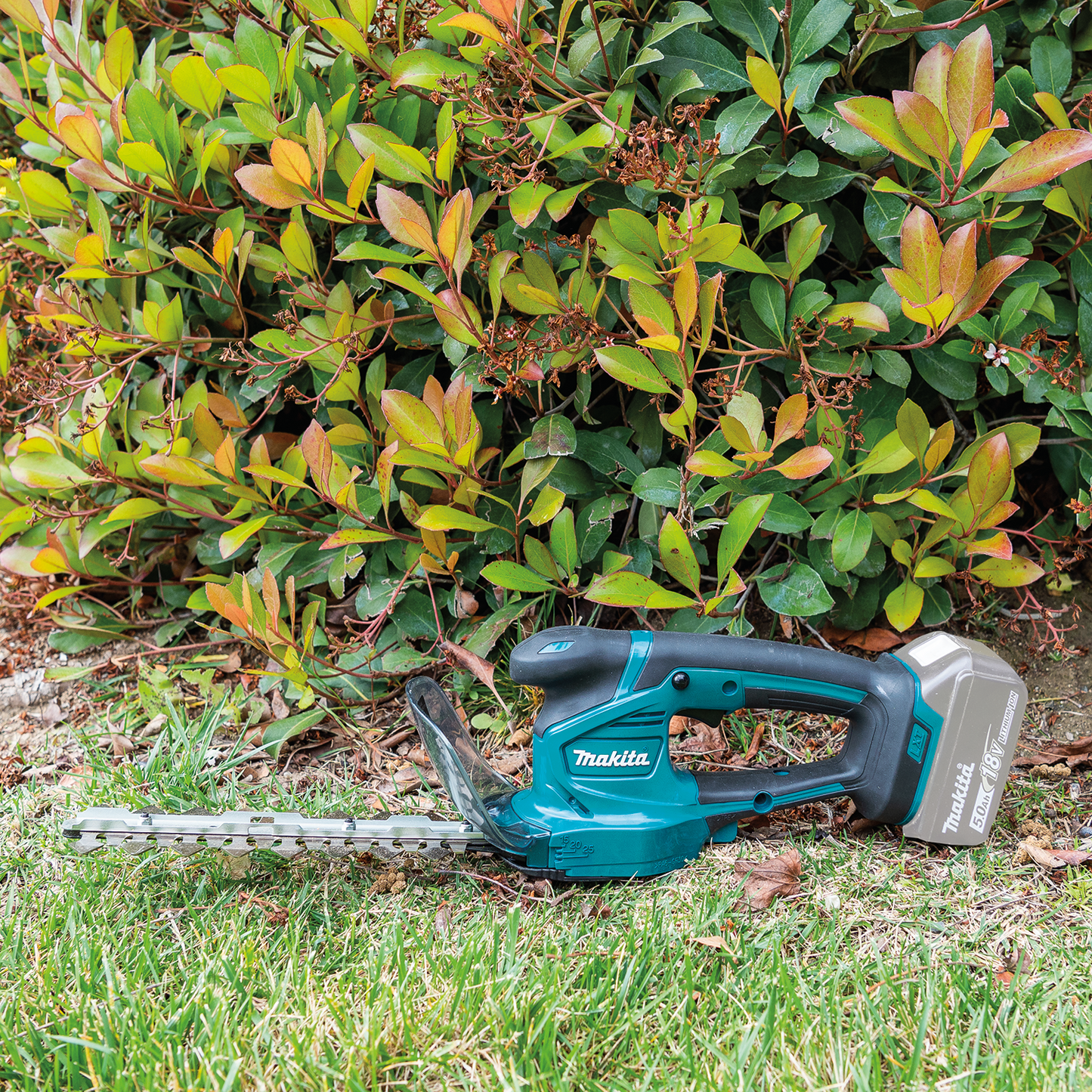 Makita XMU04ZX 18V LXT® Lithium‘Ion Cordless Grass Shear with Hedge Trimmer Blade, Tool Only