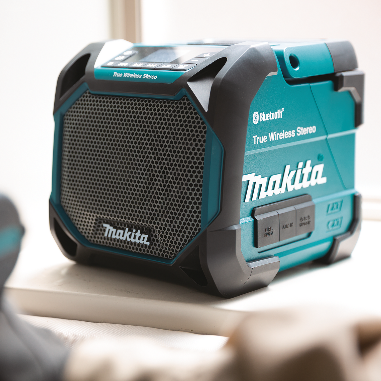 Makita XRM11 18V LXT® / 12V max CXT® Lithium‘Ion Cordless/Corded Bluetooth® Job Site Speaker, Tool Only