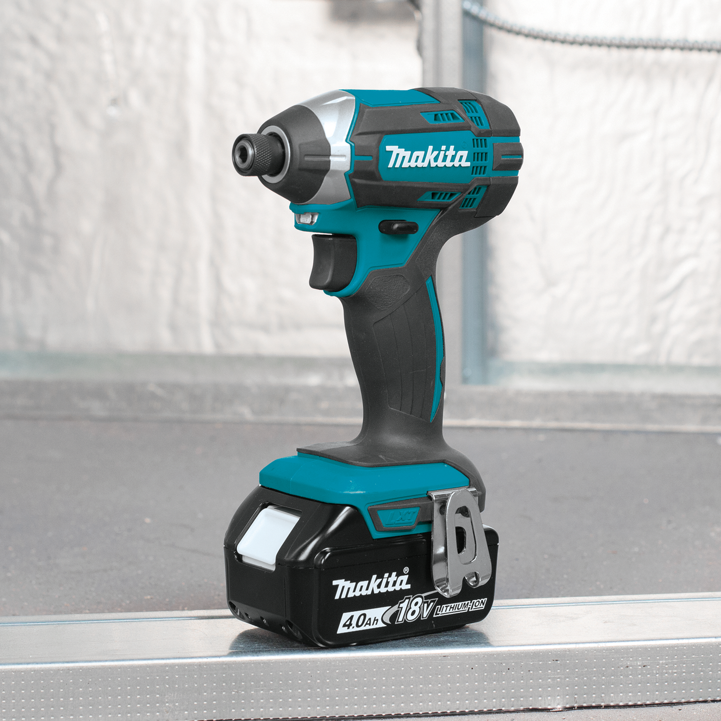 Makita XT263M 18V LXT® Lithium‘Ion Cordless 2‘Pc. Combo Kit (4.0Ah)