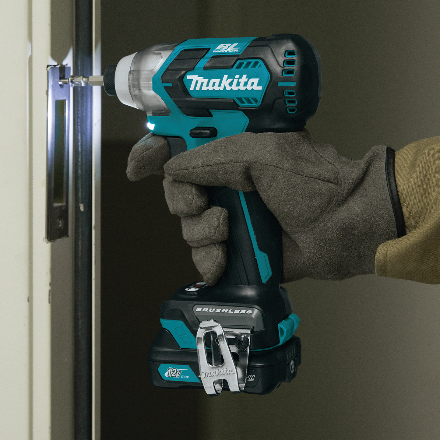 Makita DT04R1 12V max CXT® Lithium‘Ion Brushless Cordless Impact Driver Kit (2.0Ah)