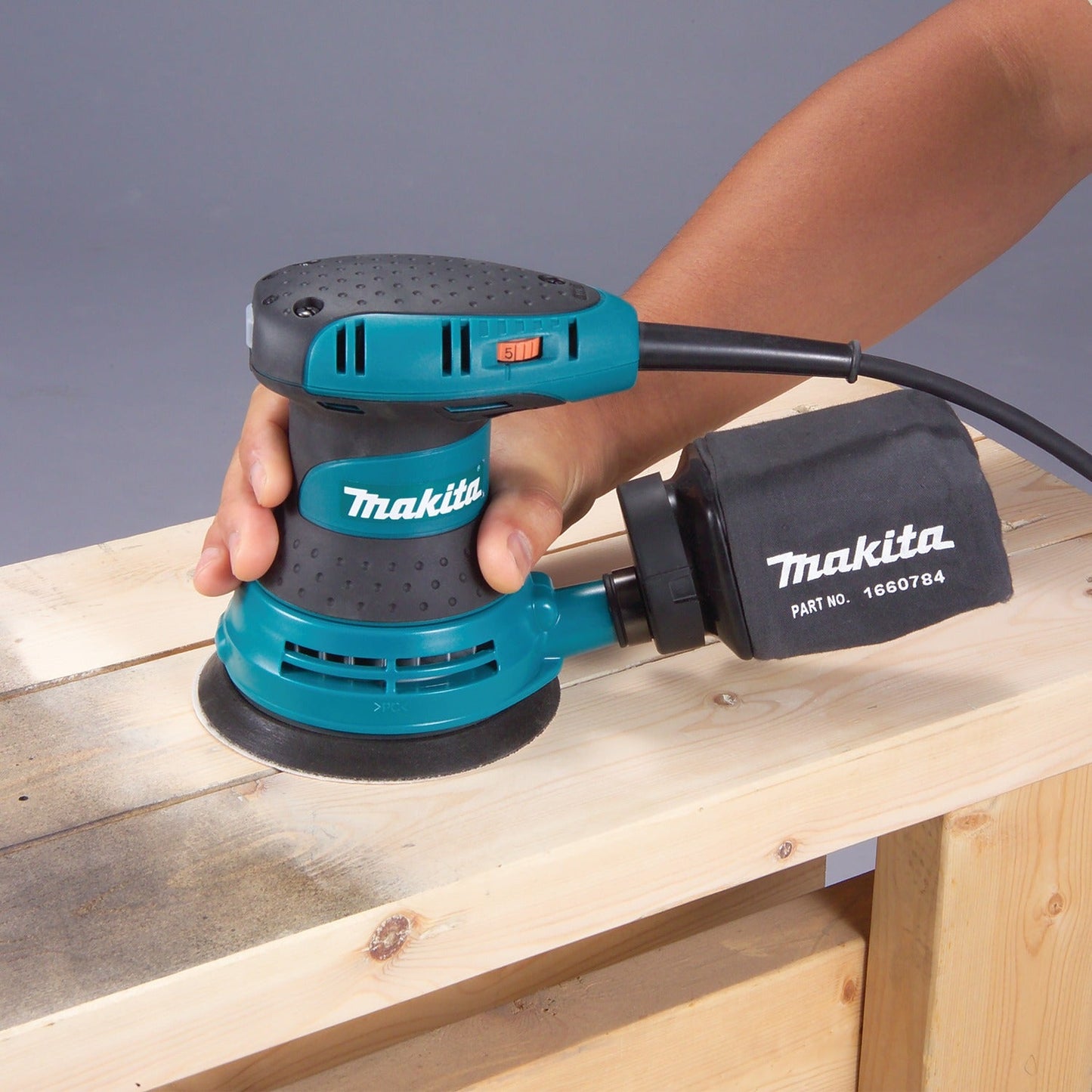 Makita BO5031K 5" Random Orbit Sander, variable speed, with Tool Case