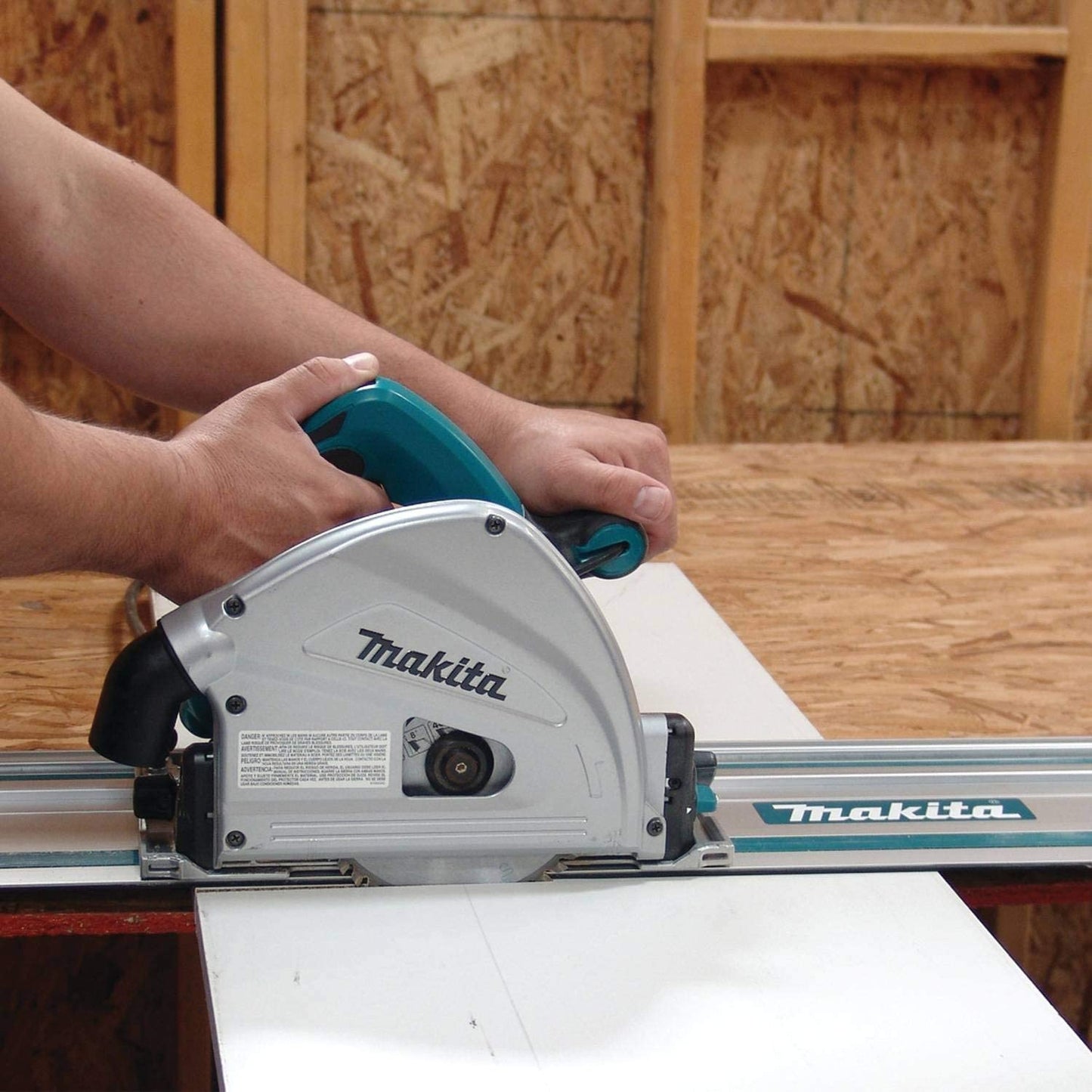 Makita SP6000J1 6 1/2" Plunge Circular Saw Kit, With Stackable Tool Case And 55" Guide Rail