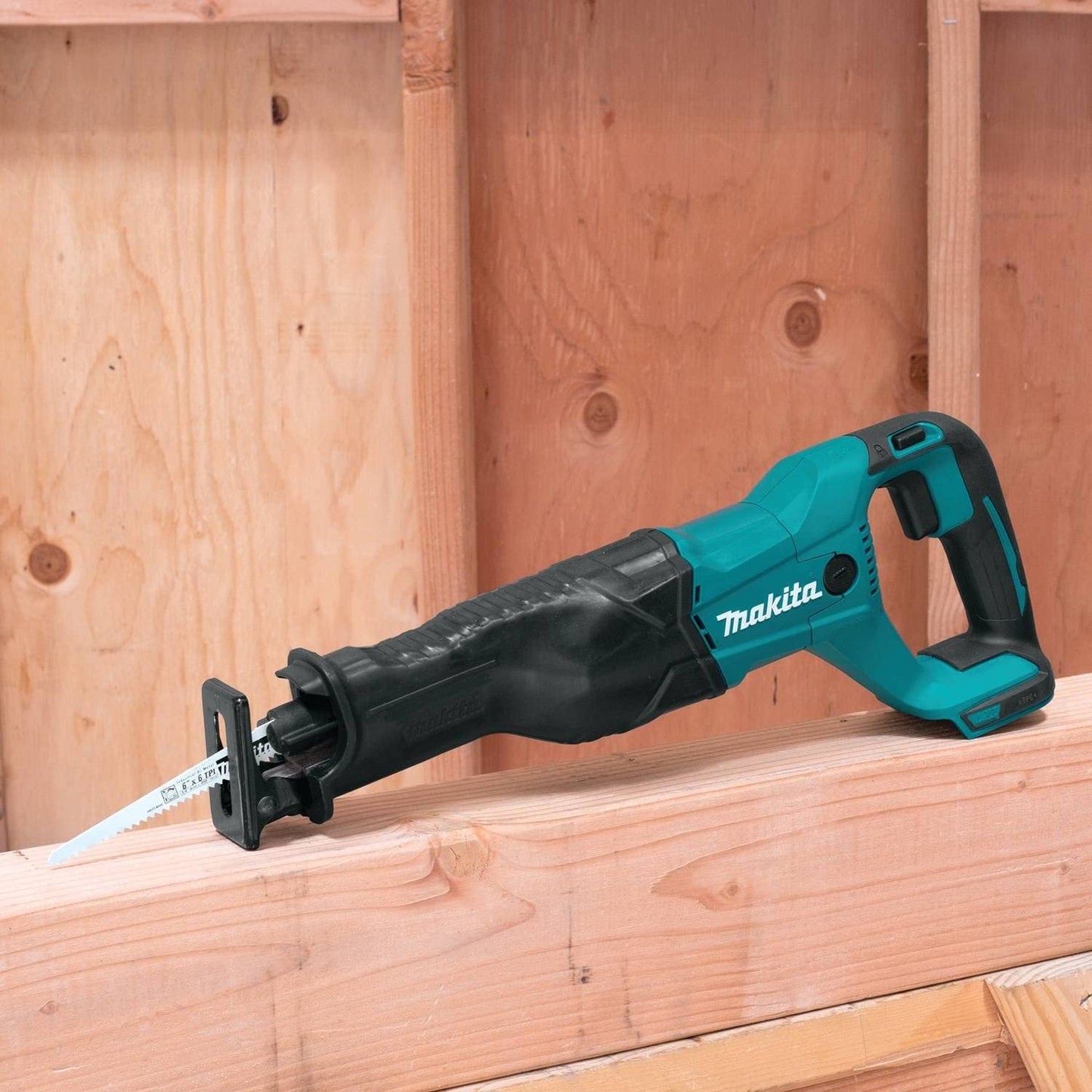 Makita XT442 18V LXT® Lithium‘Ion Cordless 4‘Pc. Combo Kit (3.0Ah)