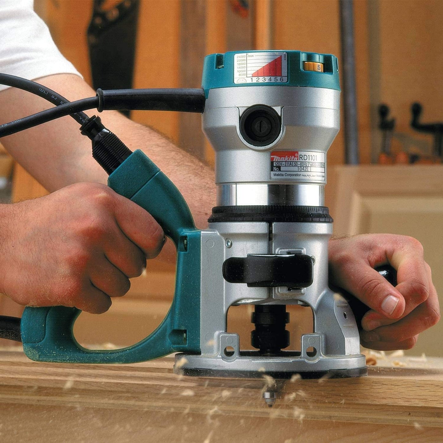 Makita RD1101 2‘1/4 HP* D‘Handle Router