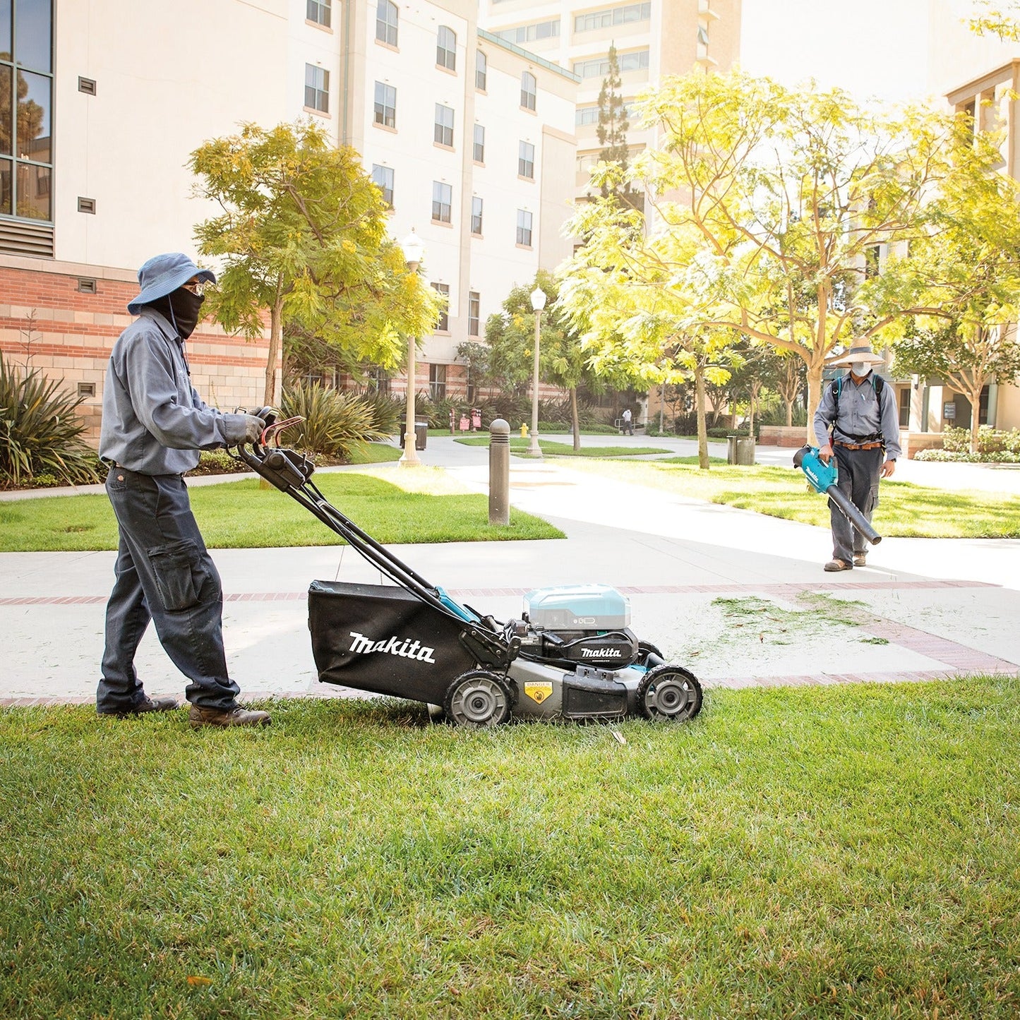 Makita CML01Z 40V max ConnectX, Brushless 21" Self‘Propelled Commercial Lawn Mower, Tool Only