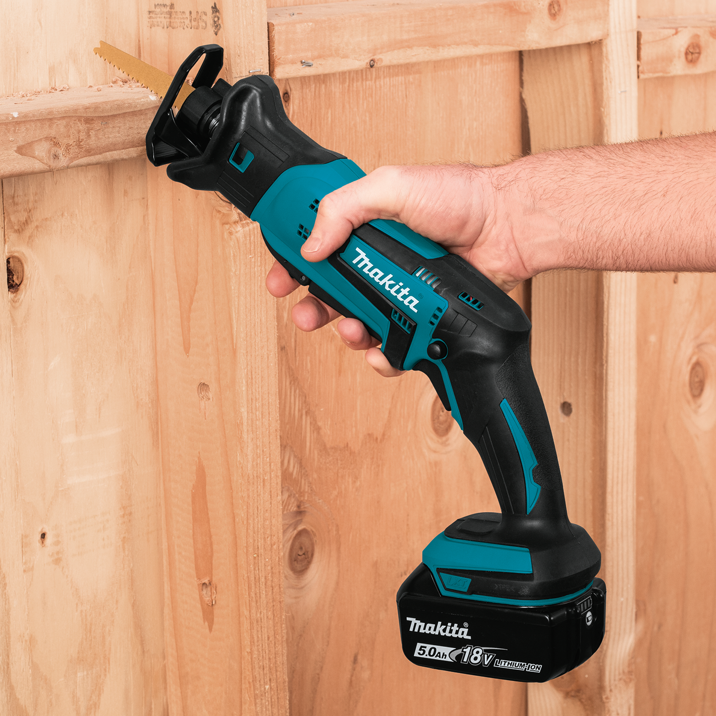 Makita XRJ01T 18V LXT® Lithium‘Ion Cordless Compact Recipro Saw Kit (5.0Ah)