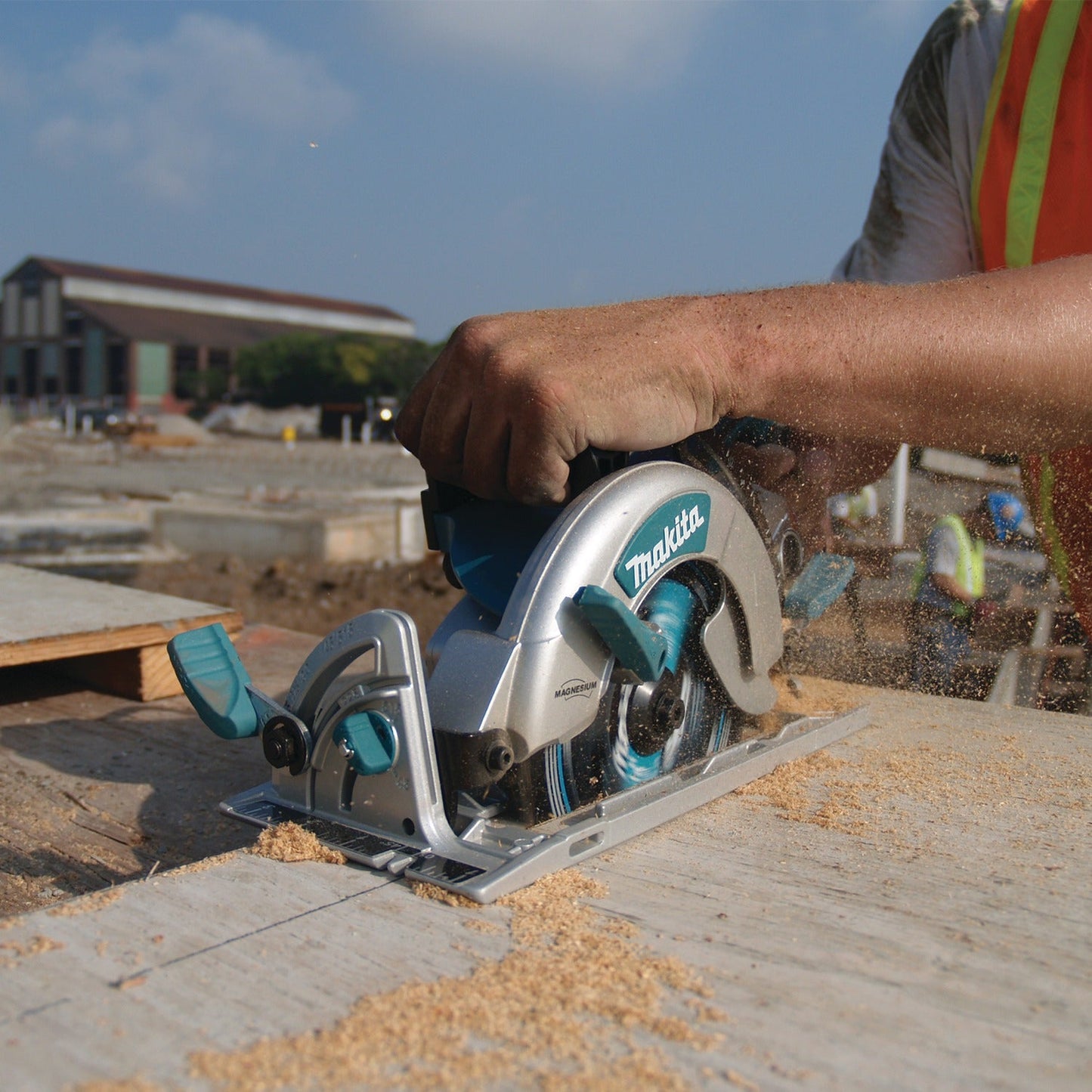 Makita 5377MG 7‘1/4" Magnesium Hypoid Saw