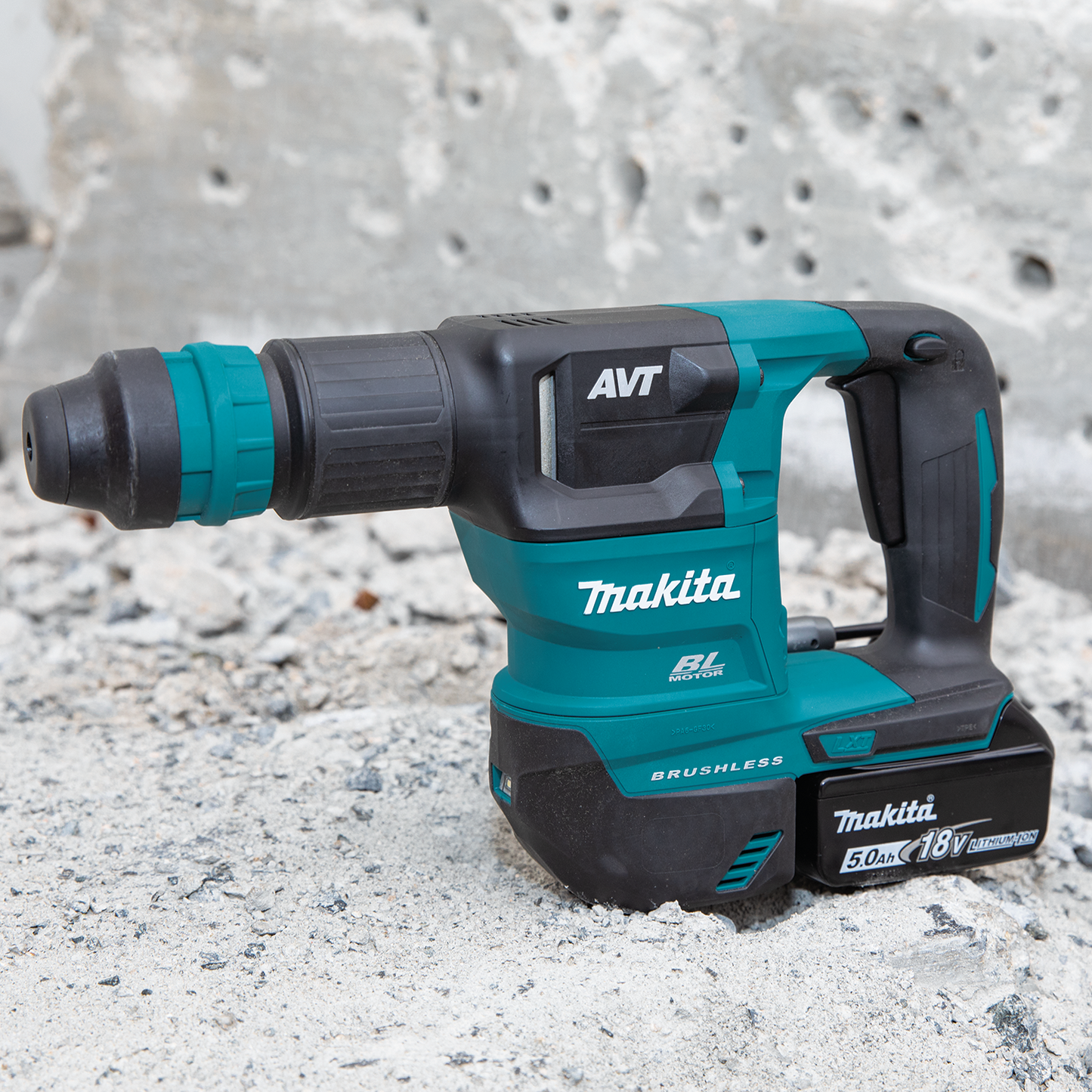 Makita XKH01TJ 18V LXT® Lithium‘Ion Brushless Cordless SDS‘PLUS AVT® Power Scraper Kit (5.0Ah)