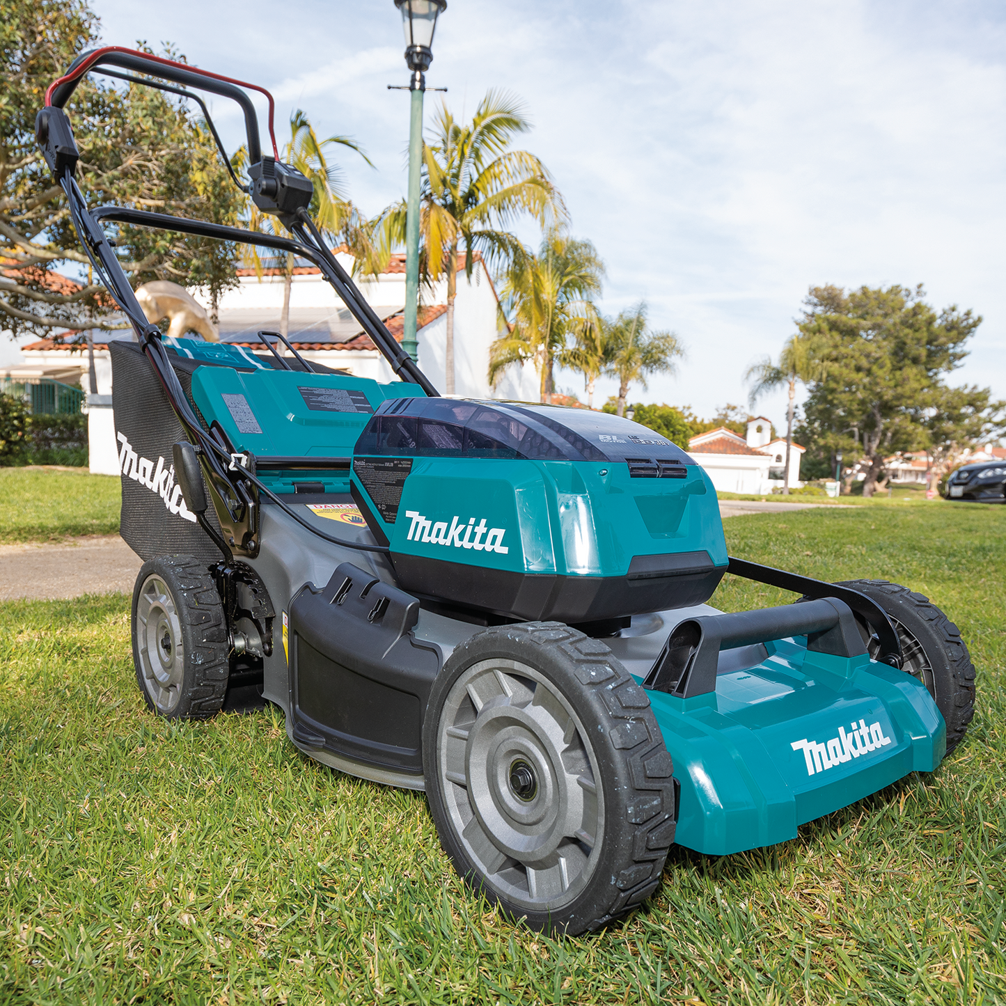 Makita XML08Z 36V (18V X2) LXT® Brushless 21" Self‘Propelled Commercial Lawn Mower, Tool Only