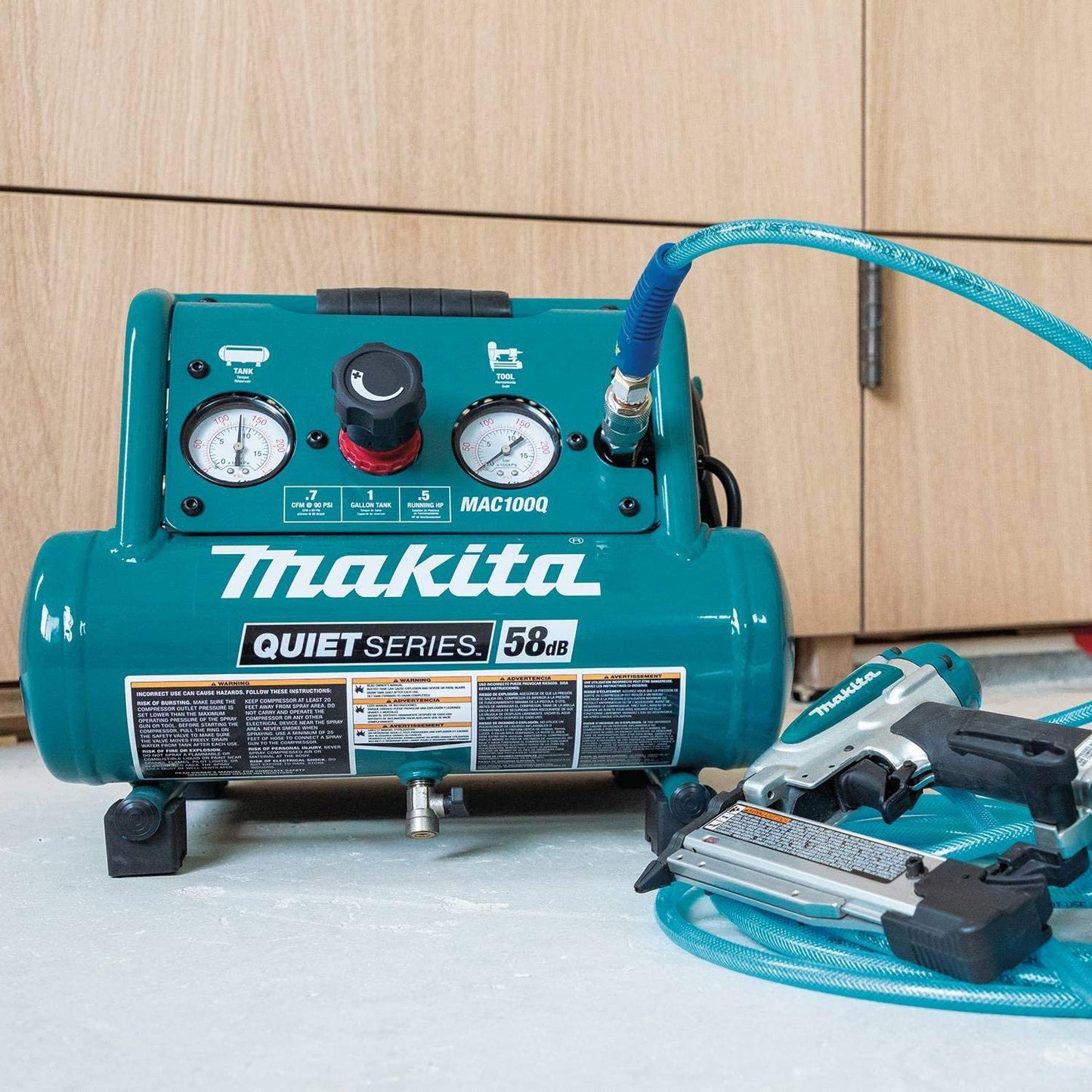 Makita MAC100QK1 Quiet Series 1/2 HP, 1 Gallon Compact, Oil‘Free, Electric Air Compressor, and 18 Gauge Brad Nailer Combo Kit