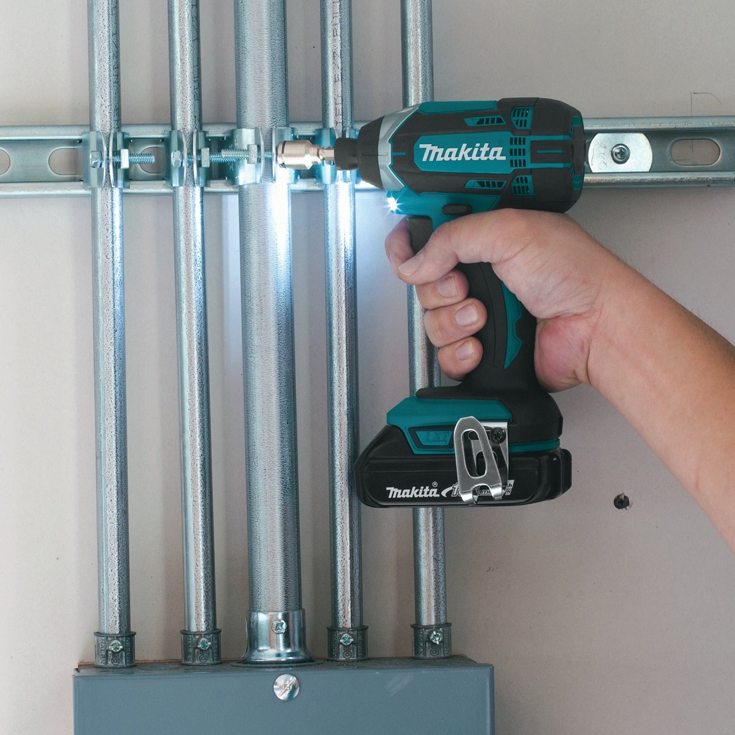 Makita CT225SYX 18V LXT® Lithium‘Ion Compact Cordless 2‘Pc. Combo Kit (1.5Ah)